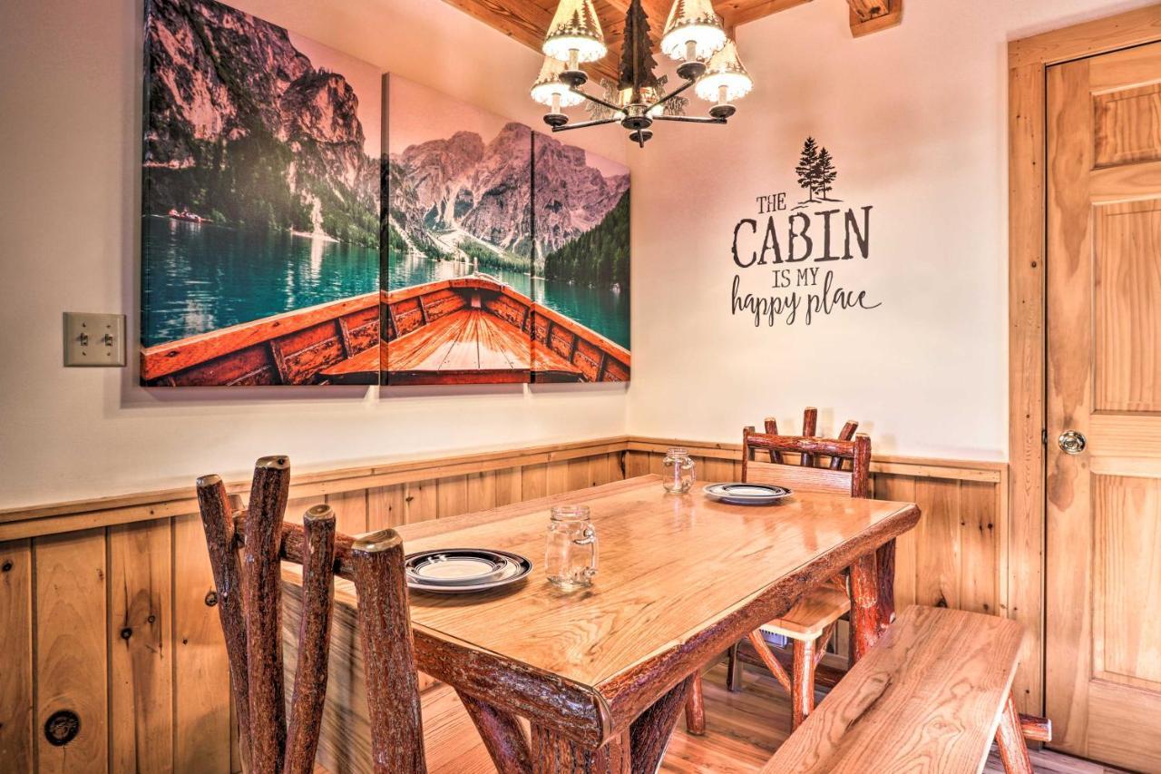Cozy Cabin With Hot Tub In The Heart Of Pigeon Forge Exterior photo