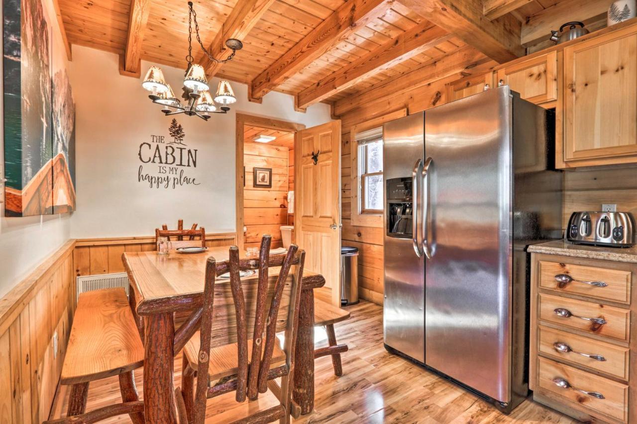 Cozy Cabin With Hot Tub In The Heart Of Pigeon Forge Exterior photo