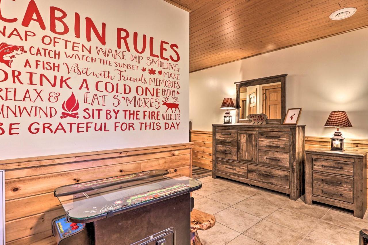 Cozy Cabin With Hot Tub In The Heart Of Pigeon Forge Exterior photo