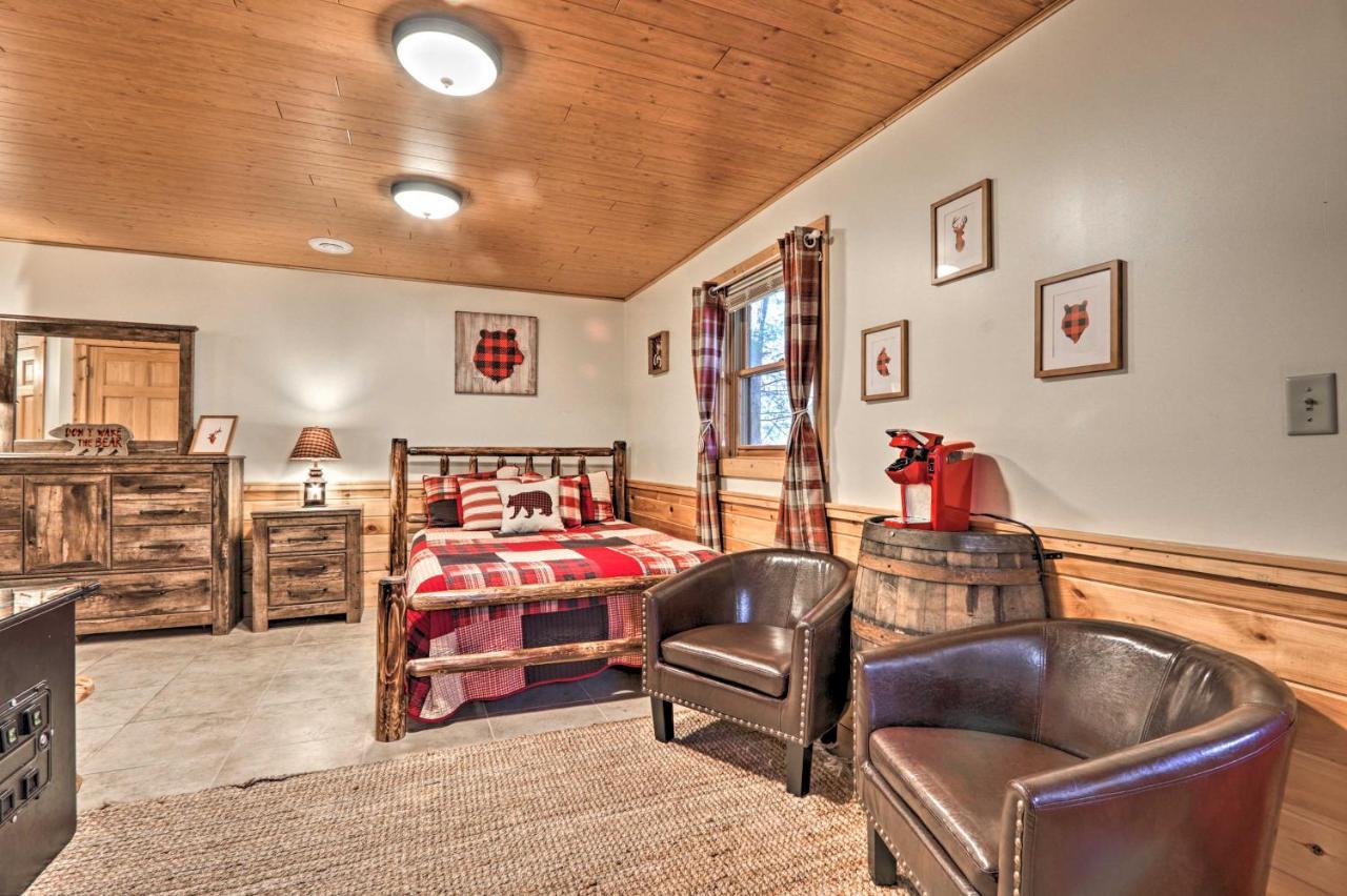 Cozy Cabin With Hot Tub In The Heart Of Pigeon Forge Exterior photo