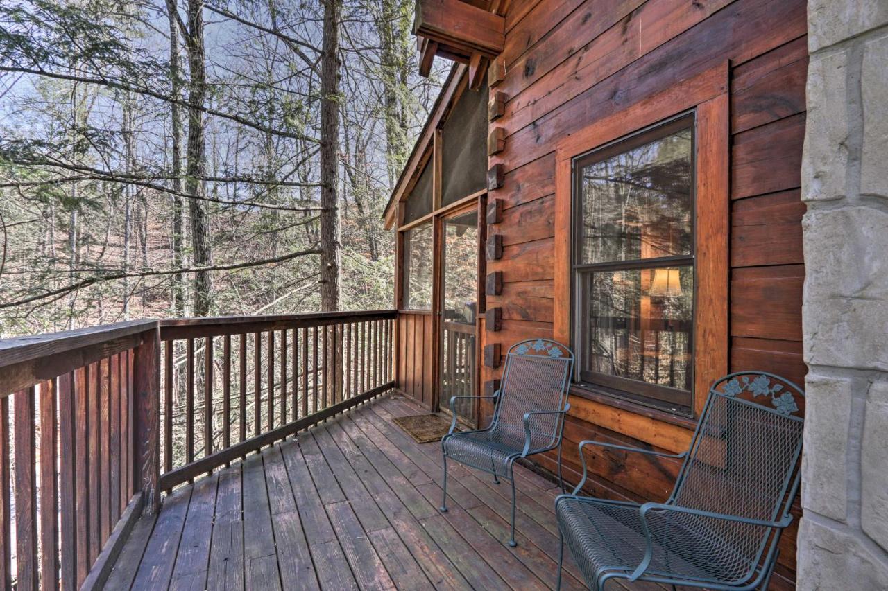 Cozy Cabin With Hot Tub In The Heart Of Pigeon Forge Exterior photo
