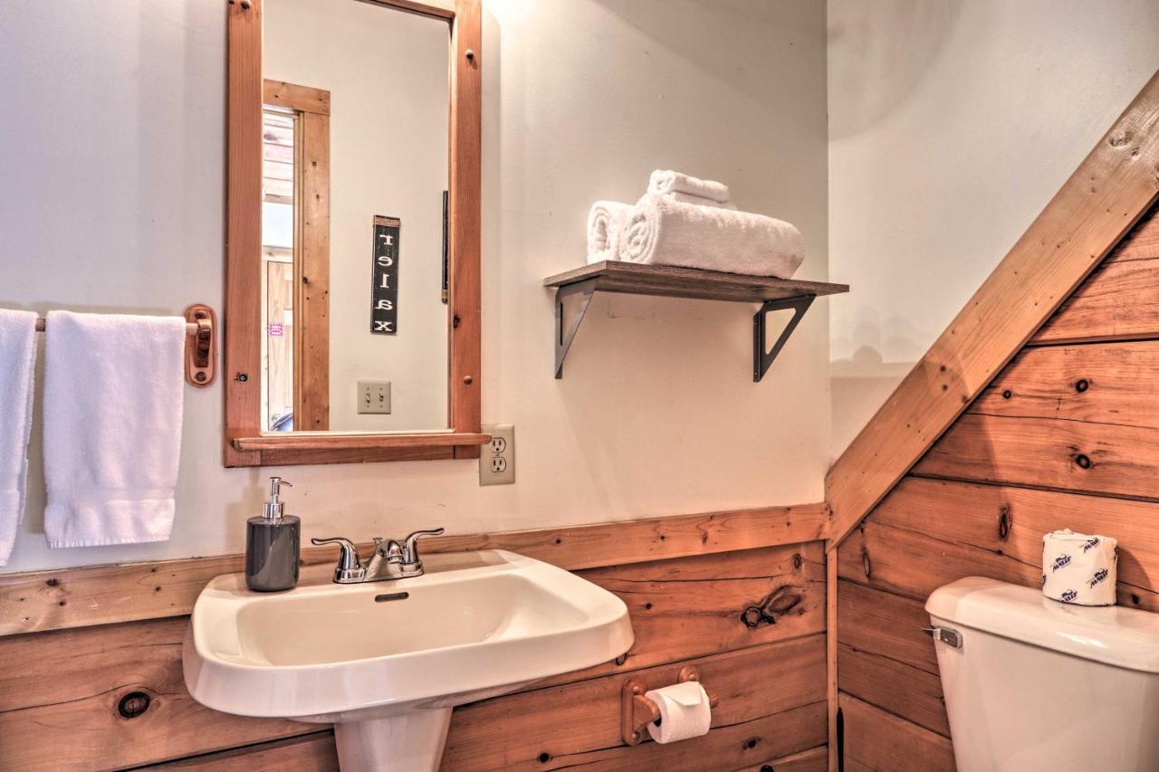 Cozy Cabin With Hot Tub In The Heart Of Pigeon Forge Exterior photo