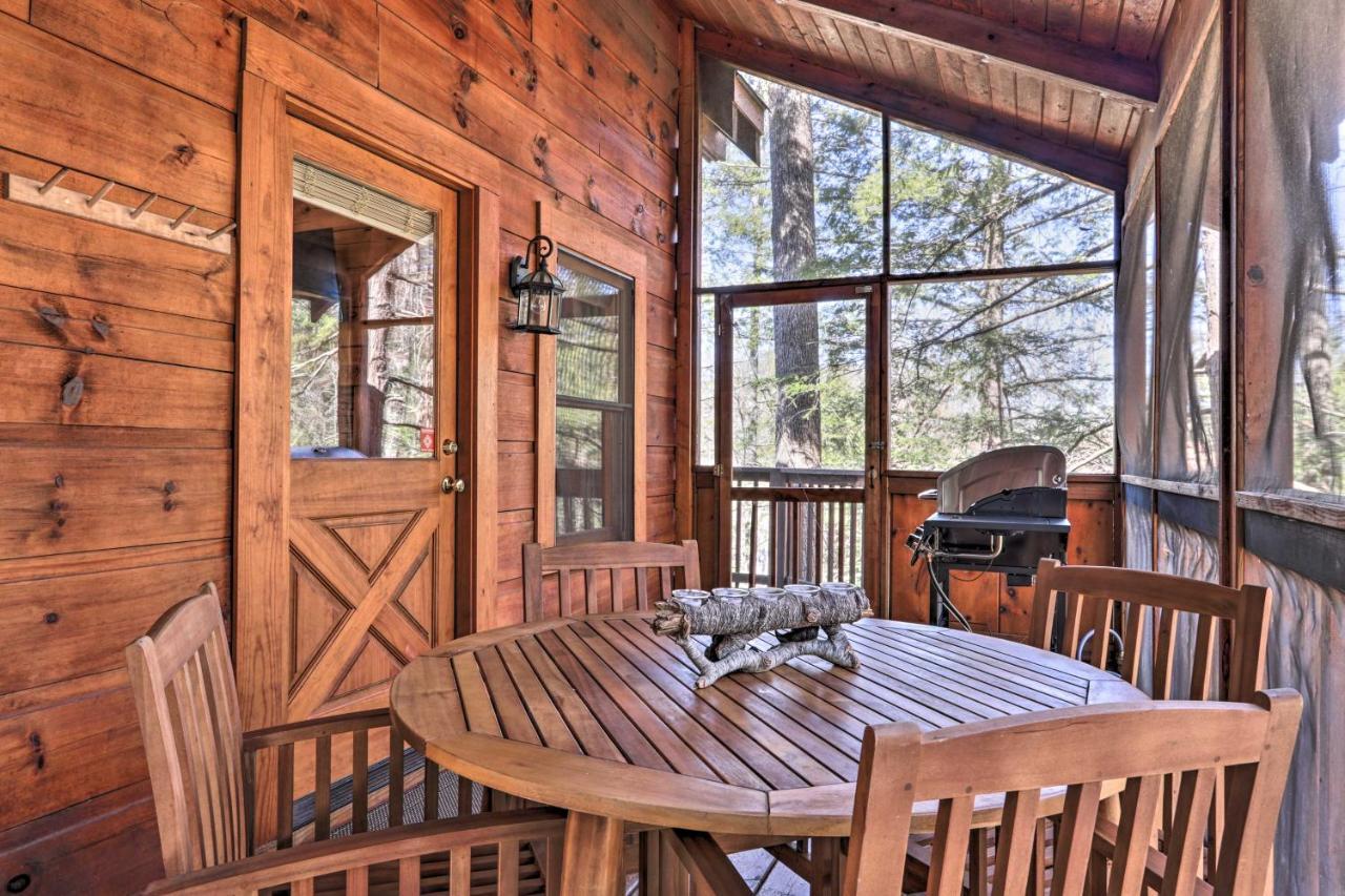 Cozy Cabin With Hot Tub In The Heart Of Pigeon Forge Exterior photo